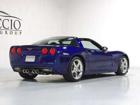 Used 2006 Chevrolet Corvette Coupe w/ Preferred Equipment Group RWD image 44