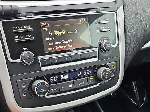 Used 2017 Nissan Altima 2.5 SV FWD image 19