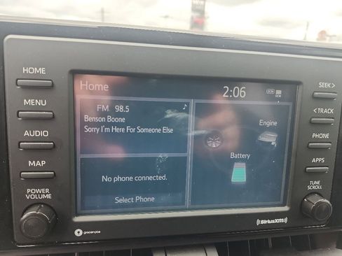 Used 2020 Toyota RAV4 XLE AWD/4WD image 3