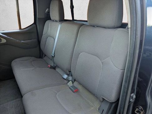 Used 2016 Nissan Frontier SV image 17