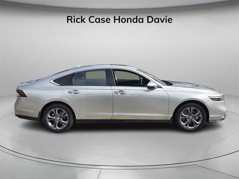 Certified 2024 Honda Accord EX-L image 3