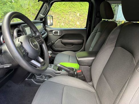 Used 2020 Jeep Wrangler Sport AWD/4WD image 18