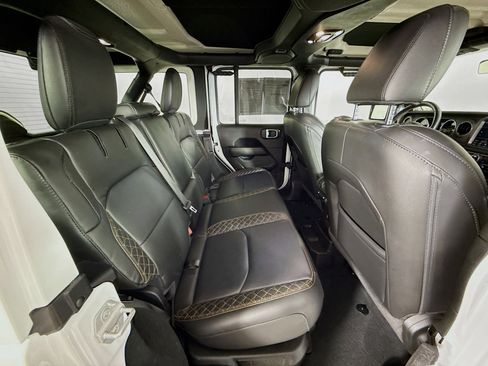 Used 2022 Jeep Wrangler Unlimited Sahara image 33