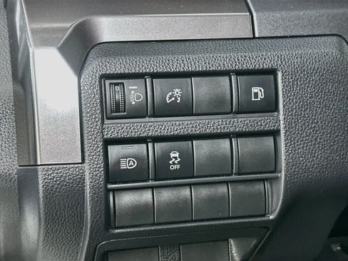 Used 2025 Toyota 4Runner SR5 AWD/4WD image 17
