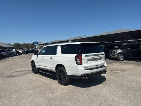 Certified 2021 Chevrolet Suburban Premier w/ Premium Package AWD/4WD image 8