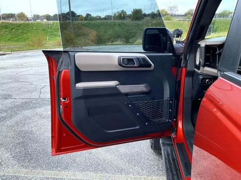 Used 2023 Ford Bronco Wildtrak AWD/4WD image 9