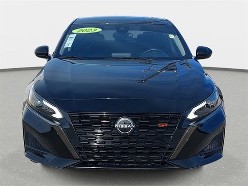 Used 2023 Nissan Altima 2.5 SR image 2