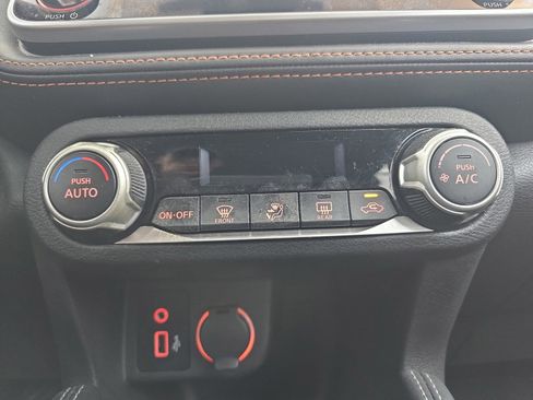 Used 2020 Nissan Kicks SR FWD image 29