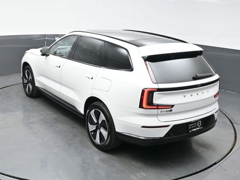 Used 2025 Volvo EX90 Plus image 32