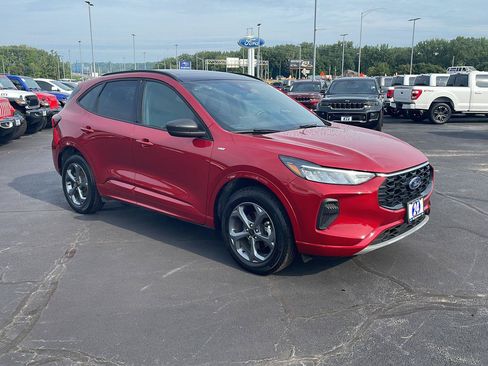 Used 2024 Ford Escape ST-Line w/ Tech Pack #1 AWD/4WD image 7