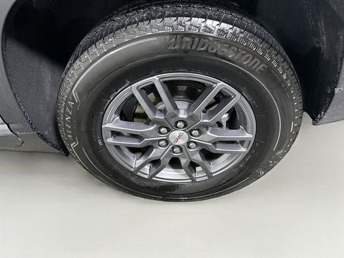 Used 2025 GMC Acadia Elevation image 11