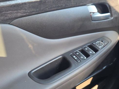Used 2020 Hyundai Santa Fe SEL FWD image 11
