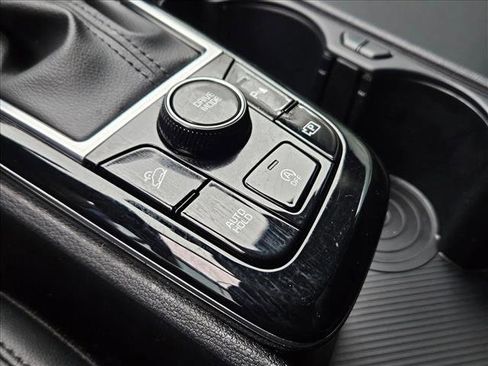 Used 2023 Kia Sportage SX image 16