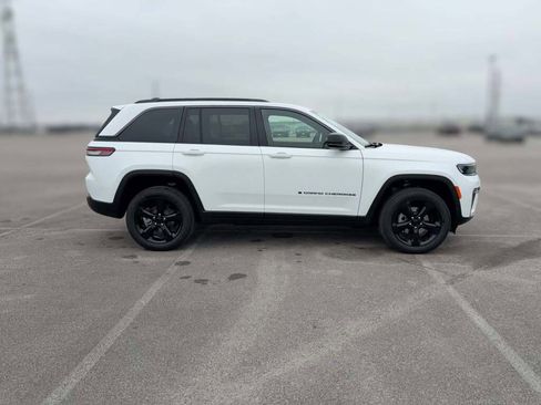 New 2026 Jeep Grand Cherokee Limited w/ Limited Altitude Package image 14