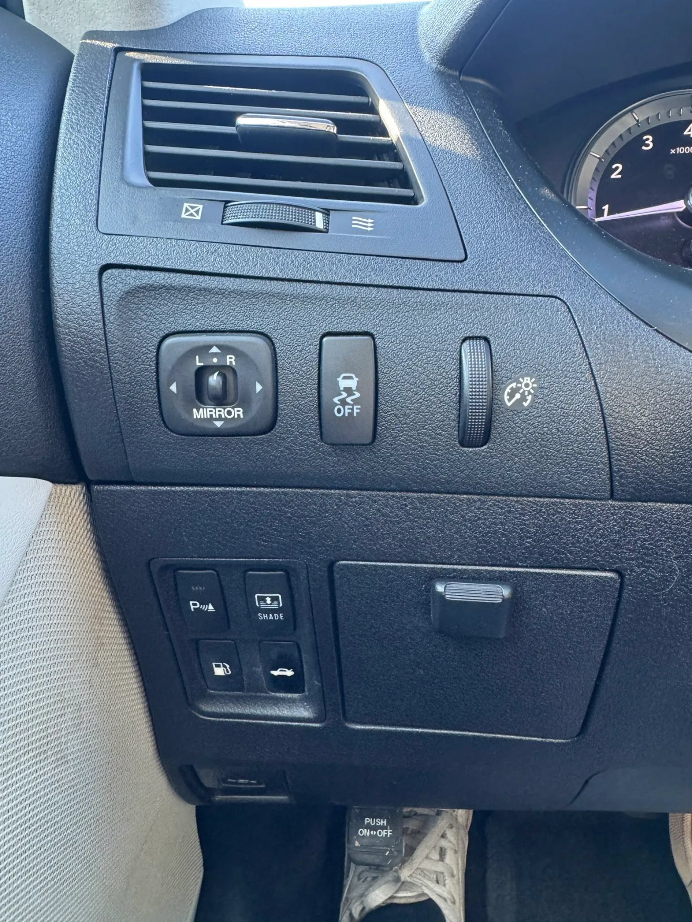 Used 2011 Lexus ES 350 w/ Preferred Accessory Package FWD image 33