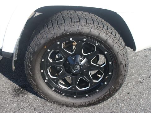 Used 2015 Toyota 4Runner SR5 AWD/4WD image 34