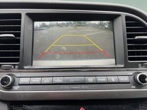 Used 2017 Hyundai Elantra Limited w/ Limited Tech Package 04 image 26