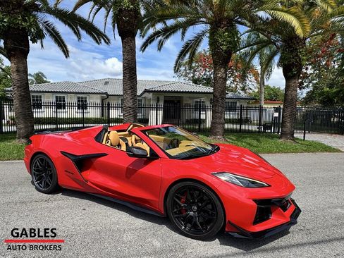 Used 2024 Chevrolet Corvette Z06 w/ Stealth Interior Trim Package RWD image 8