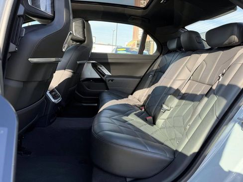 Used 2024 BMW 740i xDrive image 10