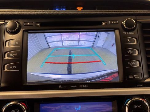 Used 2019 Toyota Highlander XLE FWD image 39