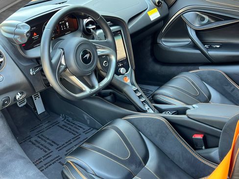 Used 2025 McLaren 750S Spider RWD image 25