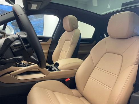 Used 2026 Porsche Cayenne S image 5