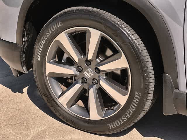 Certified 2025 Honda Pilot Touring image 9