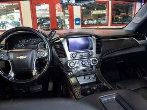 Used 2020 Chevrolet Suburban LT image 11