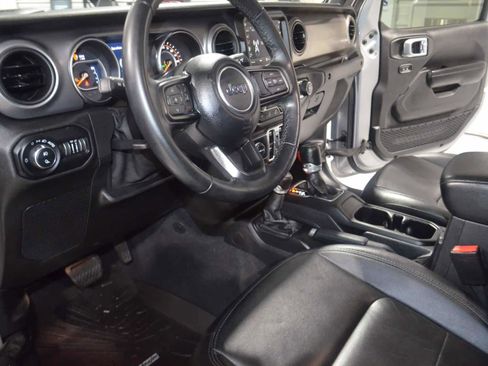 Used 2021 Jeep Gladiator Sport image 12
