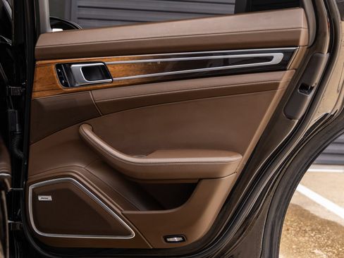 Certified 2018 Porsche Panamera 4S AWD/4WD image 39