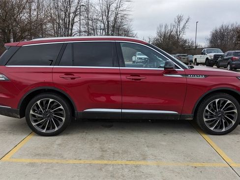 Used 2025 Lincoln Aviator Reserve w/ Equipment Group 201A image 2