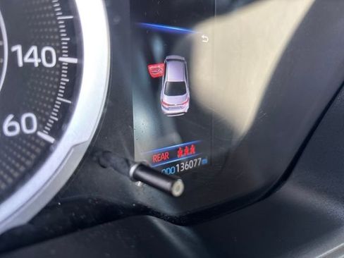 Used 2021 Toyota Corolla LE image 18