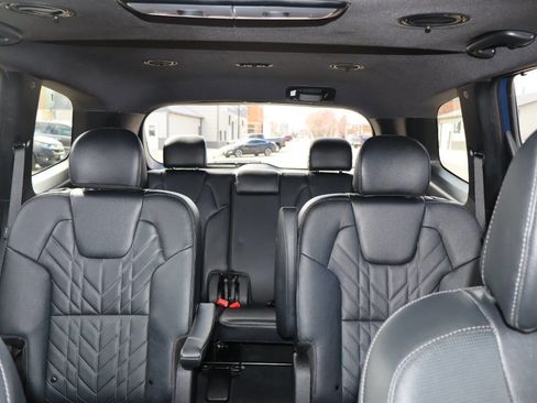 Used 2025 Kia Telluride AWD image 6