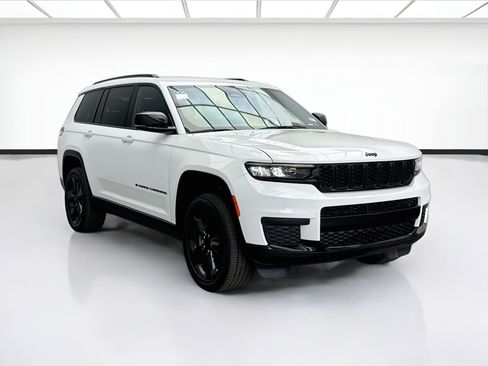 Used 2023 Jeep Grand Cherokee L Laredo AWD/4WD image 3