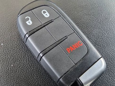 Used 2016 Jeep Grand Cherokee Limited image 35