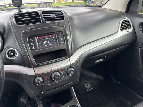 Used 2016 Dodge Journey SE w/ Flexible Seating Group image 35