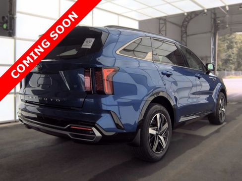 Used 2021 Kia Sorento S w/ Panoramic Sunroof Package FWD image 5