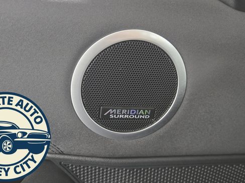 Used 2019 Land Rover Discovery HSE image 25