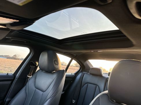 Used 2023 BMW 330i Sedan image 21