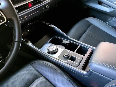 Used 2025 Kia Sorento EX w/ EX Panoramic Sunroof Package image 16