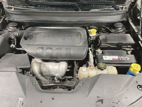 Used 2019 Jeep Cherokee Limited image 28