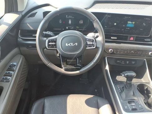 Used 2026 Kia Carnival FWD image 5