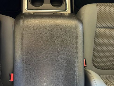 Used 2016 Ford F250 XLT w/ XLT Premium Package image 16