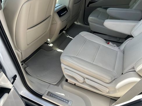 Used 2025 Cadillac Escalade Sport Platinum w/ LPO, ONYX Package RWD image 38