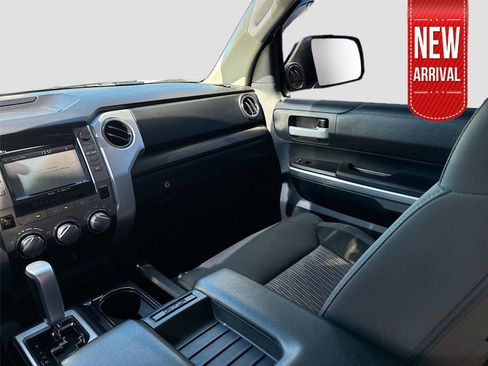 Used 2017 Toyota Tundra SR5 w/ SR5 Upgrade Package image 23