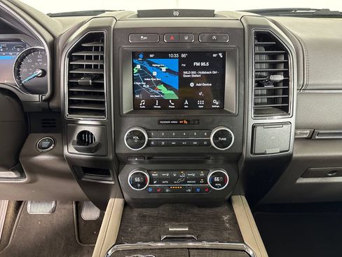 Used 2018 Ford Expedition Limited w/ Equipment Group 301A RWD image 29