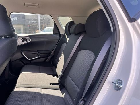 Used 2025 Kia Soul LX image 10