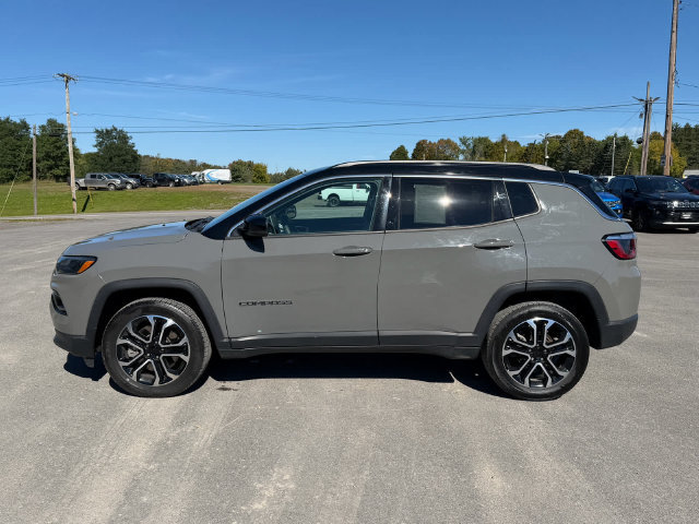 Used 2023 Jeep Compass Limited AWD/4WD image 2