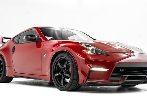 Used 2015 Nissan 370Z NISMO image 6
