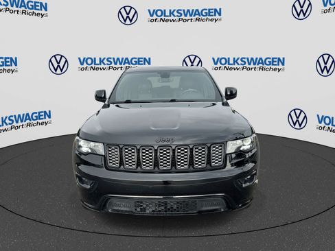 Used 2020 Jeep Grand Cherokee Altitude AWD/4WD image 17